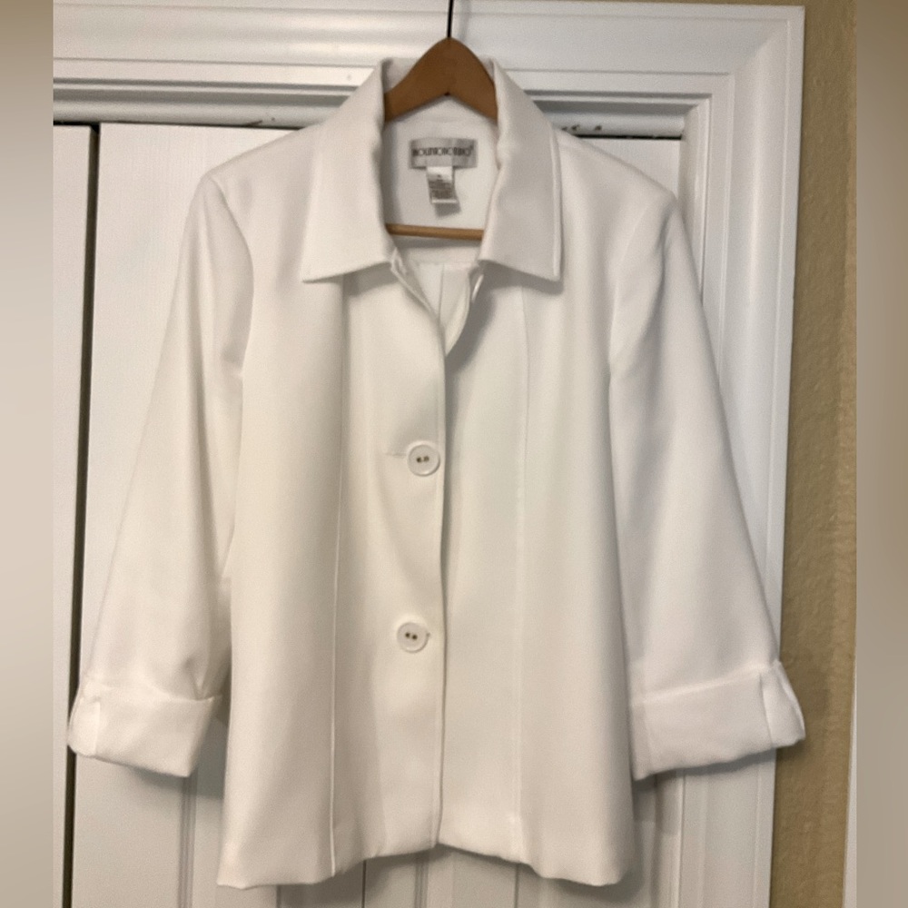 Beautiful white Brownstone Studio ladies dressy jacket/blazer! XL. 3/4 sleeves!